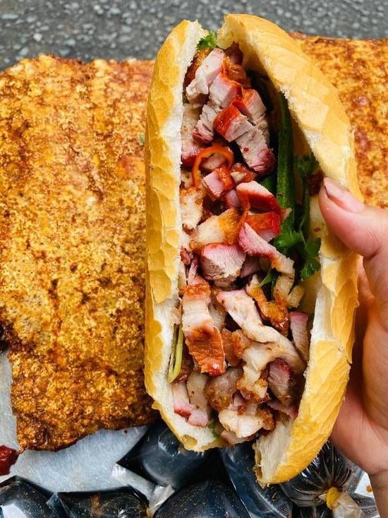 BM5. Roasted Pork Bánh Mi – Bánh Mĩ Heo Quay.