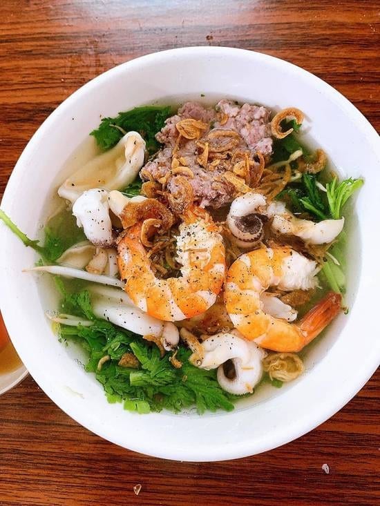 P6. Vietnamese Seafood Soup - Hủ Tiếu.