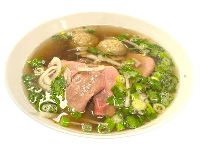 P2. Pho Eye of Round Steak and Meatballs – Phở Tái, Bò Viên.